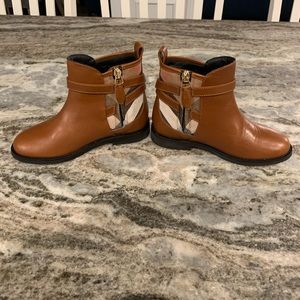 Burberry boots Chestnut Size 28 *NEW